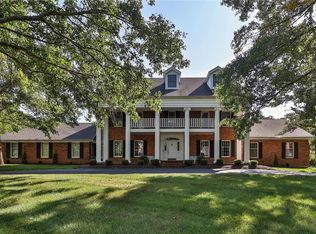 1005 Cabernet Dr, Chesterfield, MO