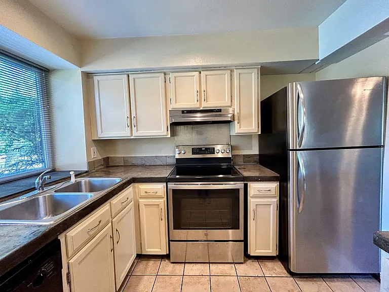 2650 Juniper Ave — Photo 8