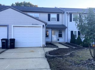 17 Farnwood Rd, Mount Laurel, NJ 08054