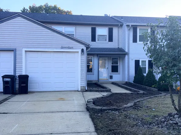17 Farnwood Rd, Mount Laurel, NJ 08054