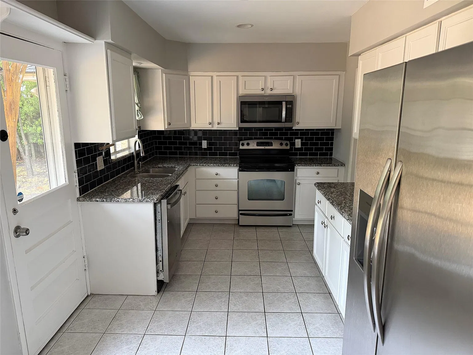 3 bed, 1504 sqft, $3,495 — Photo 4