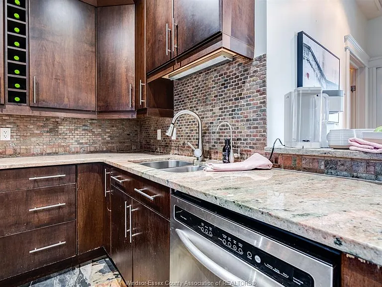 1225 Riverside Dr E #202 — Photo 8
