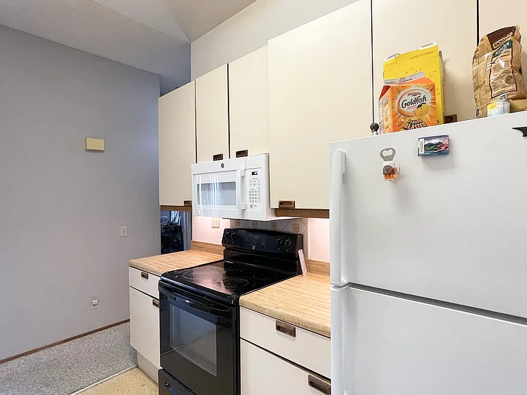 8328 Regents Rd #2A — Photo 15