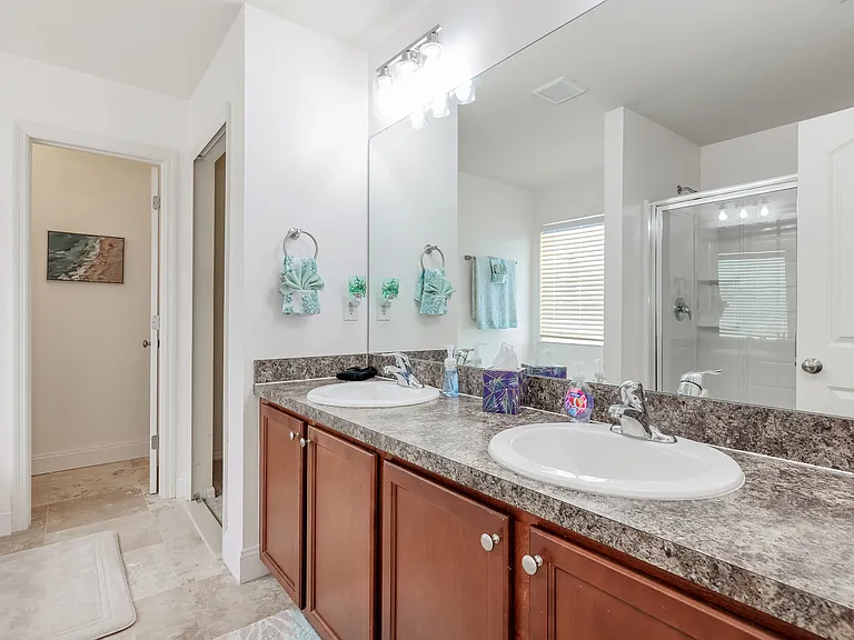 1132 SW 31st St — Photo 31