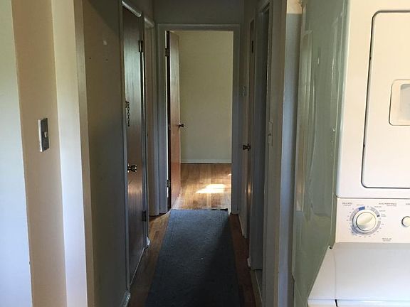 Hall to Bedrooms