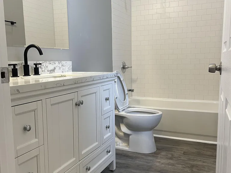 3 W Laurel St — Photo 9