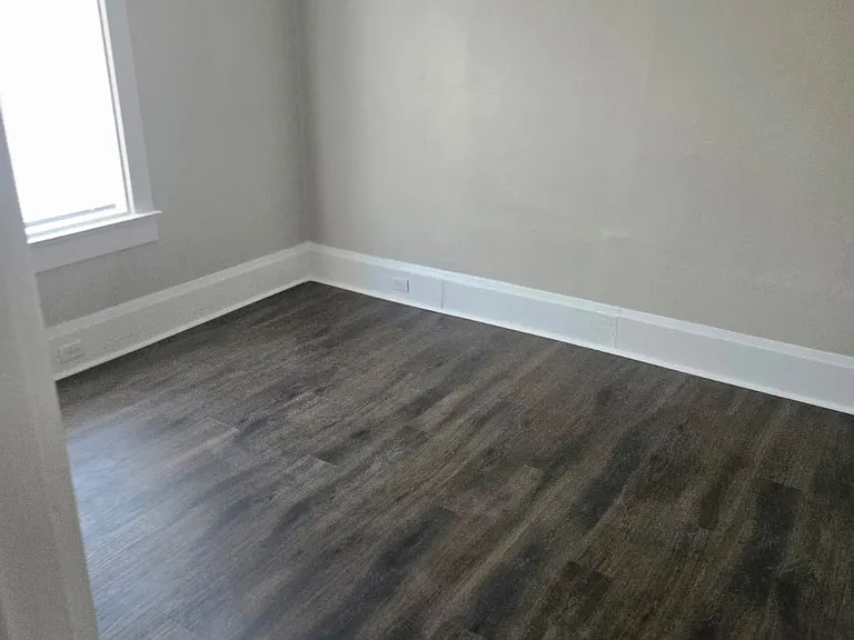 540 Park Ave — Photo 17