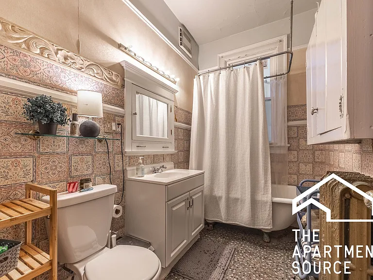 1127 W George St #1F — Photo 15