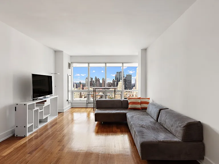 350 W 42nd St #38C — Photo 2