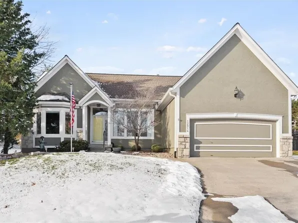 12914 Travis Ct, Overland Park, KS 66209