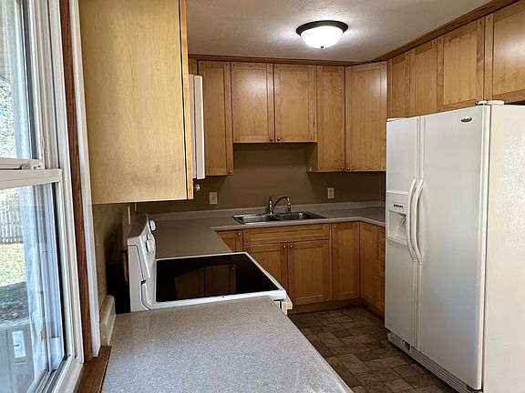 4th image of 1208 E Philip St