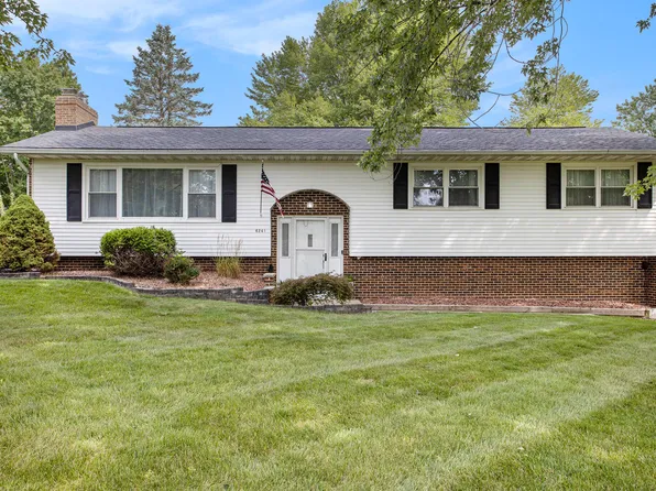 6241 Ormada Dr, Kalamazoo, MI 49048