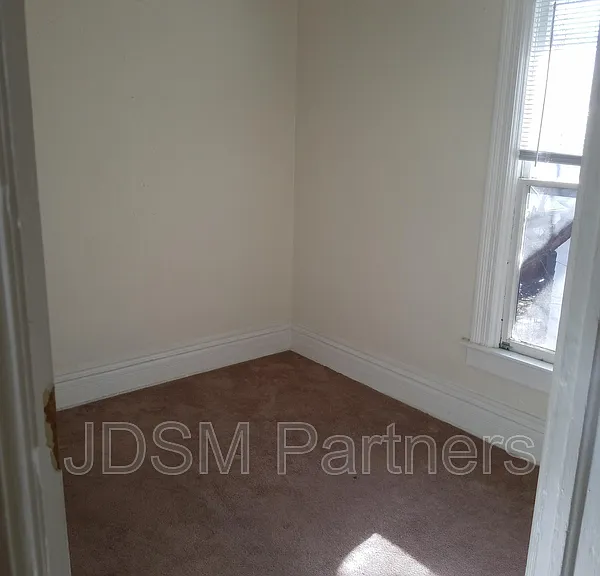 1260 Vine St #4 — Photo 11