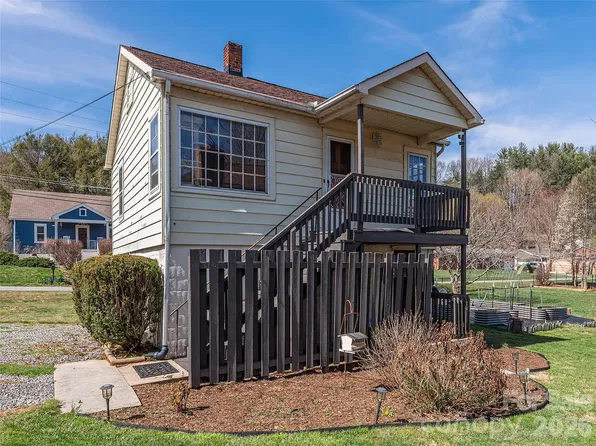 30 Zemery Ln, Waynesville, NC 28786