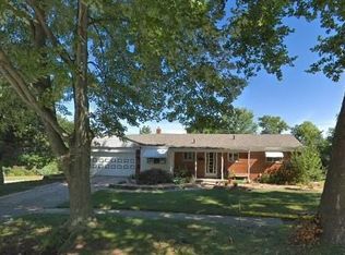 615 Red Oak Ln, Rochester Hills, MI 48307