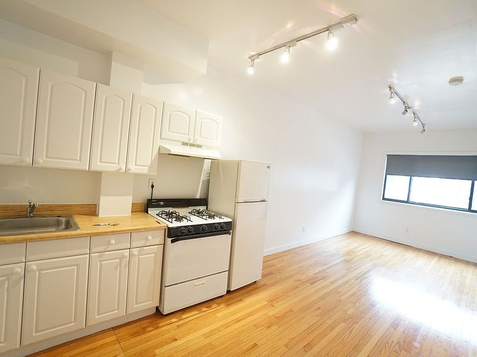 1st image of 325A 21st St #1