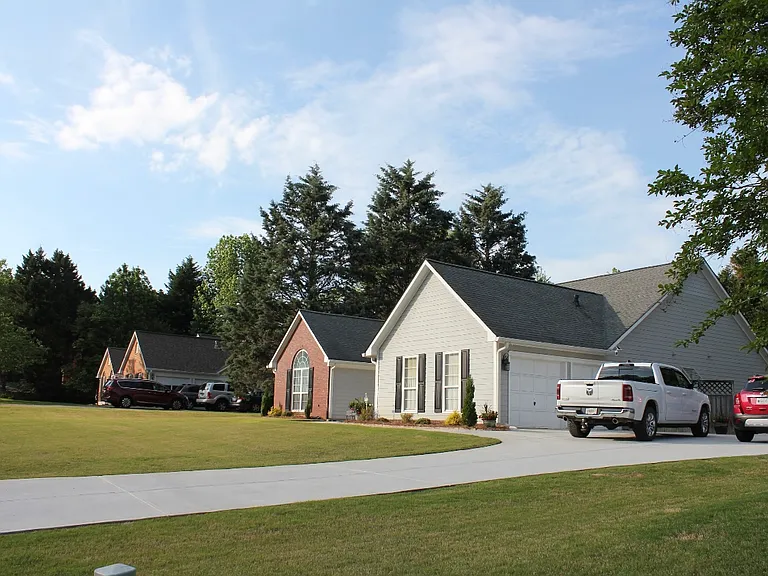 4015 Delamar Dr — Photo 4