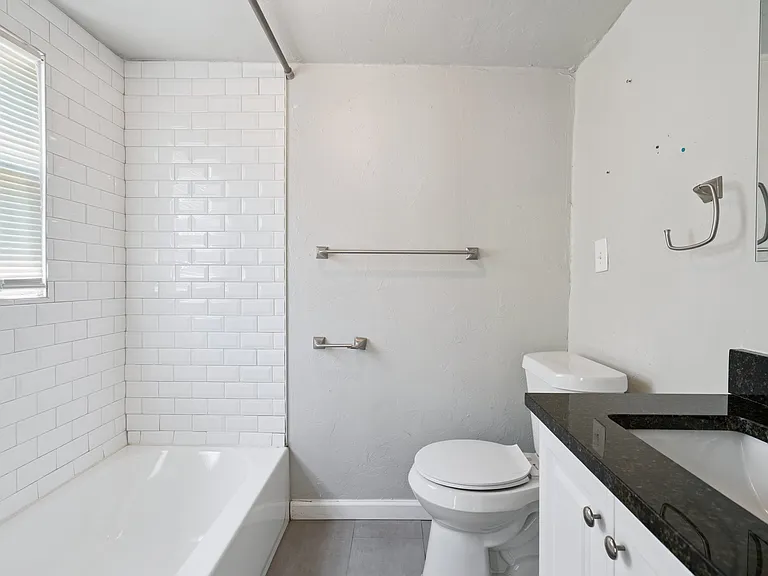 516 W Martin St — Photo 21