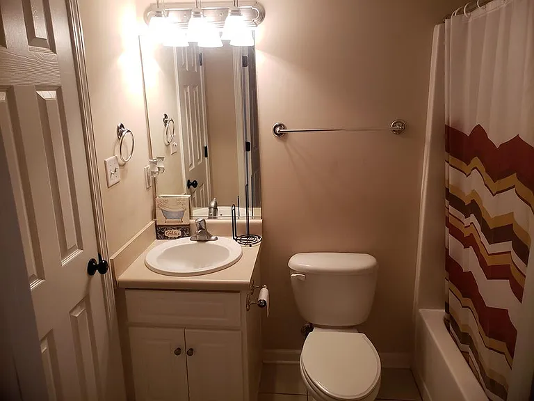 142 Grove Landing Ct — Photo 16