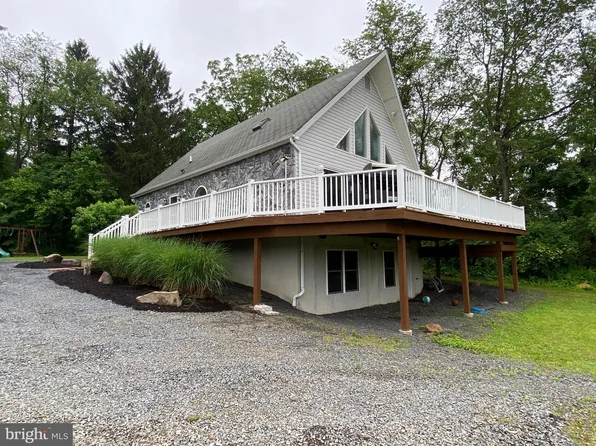 390 Summer Hill Rd, Schuylkill Haven, PA 17972