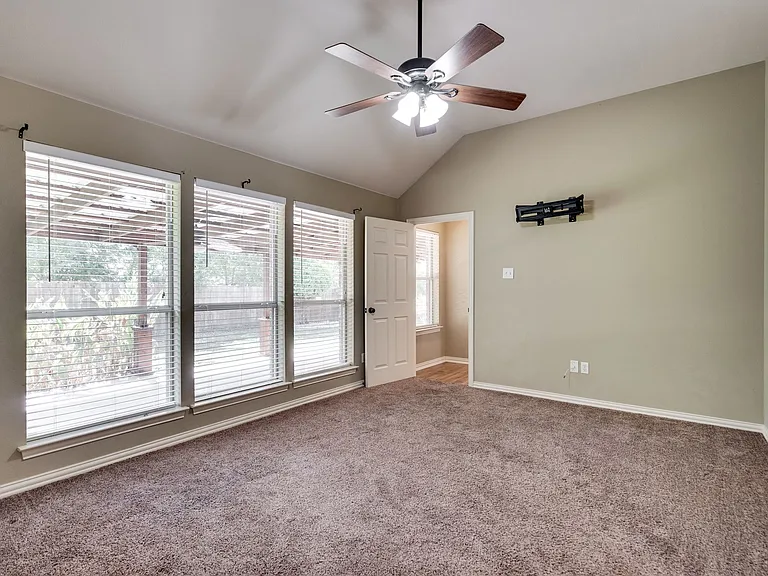 1001 Porter Pl — Photo 18