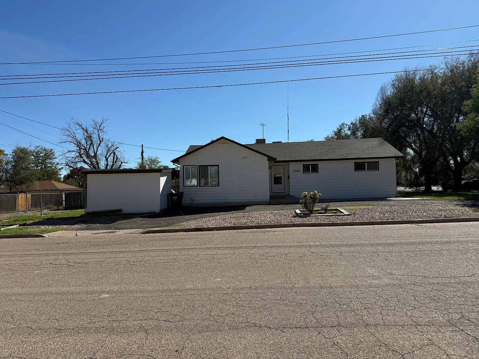3 bed, 1391 sqft, $1,600 — Photo 1