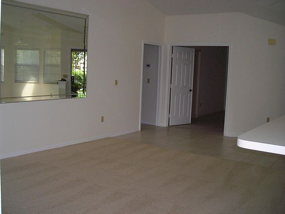 4th image of 336 SW Jackson Pl