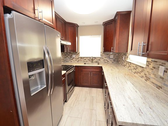 3rd image of 290 Curtner Ave