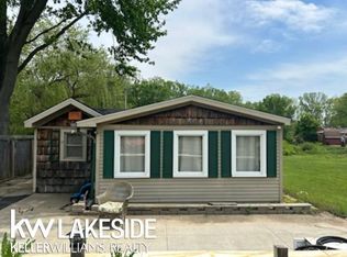 5341 River Rd, East China, MI 48054