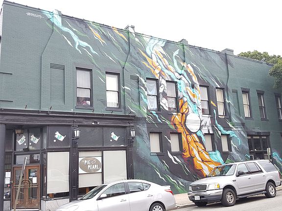 4th image of 2053 W Broad St