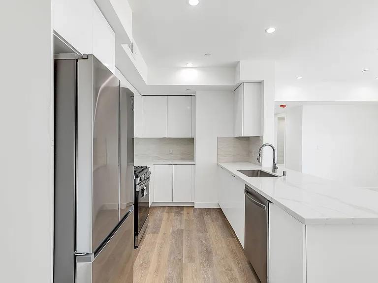 4804 Oakwood Ave — Photo 13