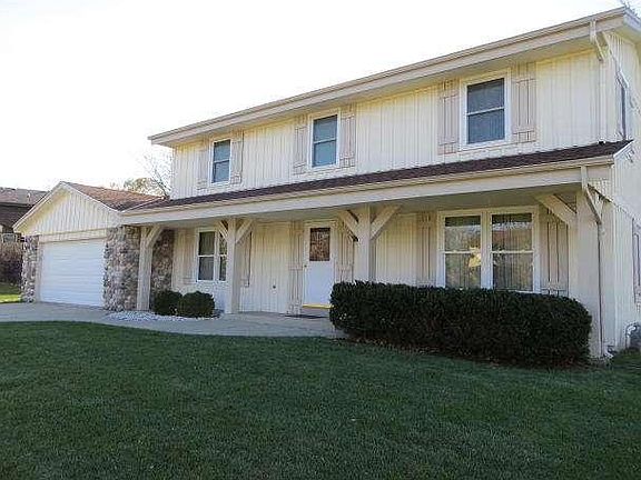 2nd image of 1130 Emerson Dr