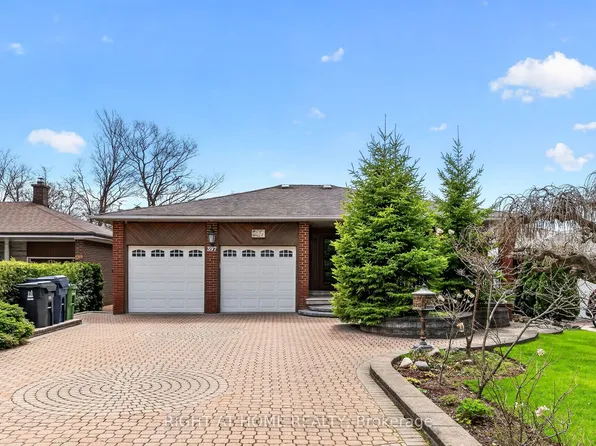 397 Maple Leaf Dr, Toronto, ON M6L 1P4