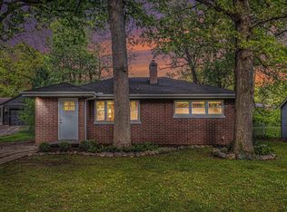 930 Oak Ridge Dr, South Bend, IN 46617