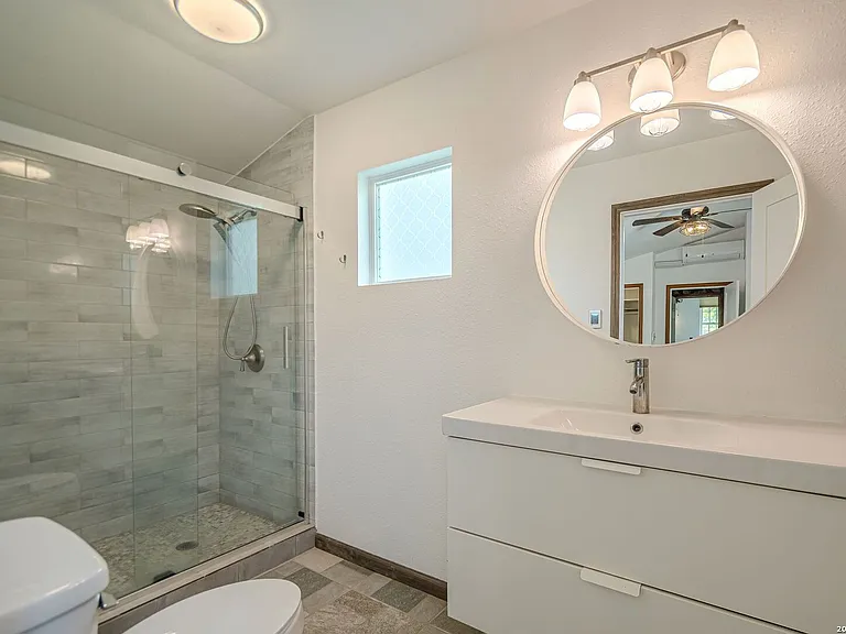 227 Devonshire Dr — Photo 45