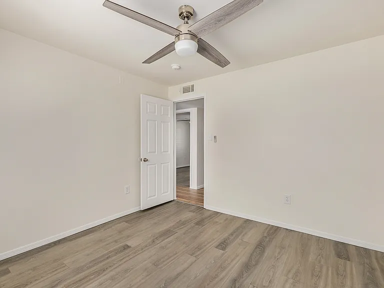 3234 E Friess Dr — Photo 13