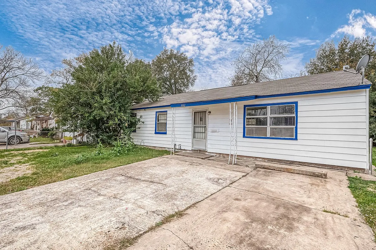 Building Photo - 9302 Fairland Dr