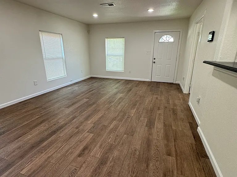 1108 E Maddox Ave — Photo 10