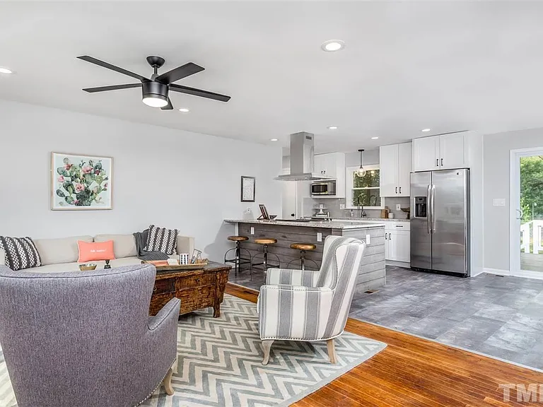 2112 Shenandoah Rd — Photo 2