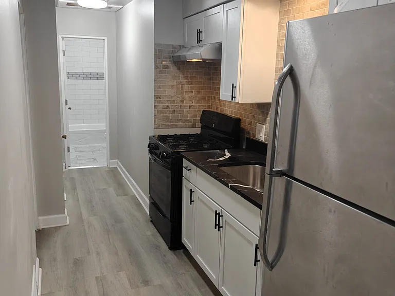 436 W Division St #3 — Photo 17