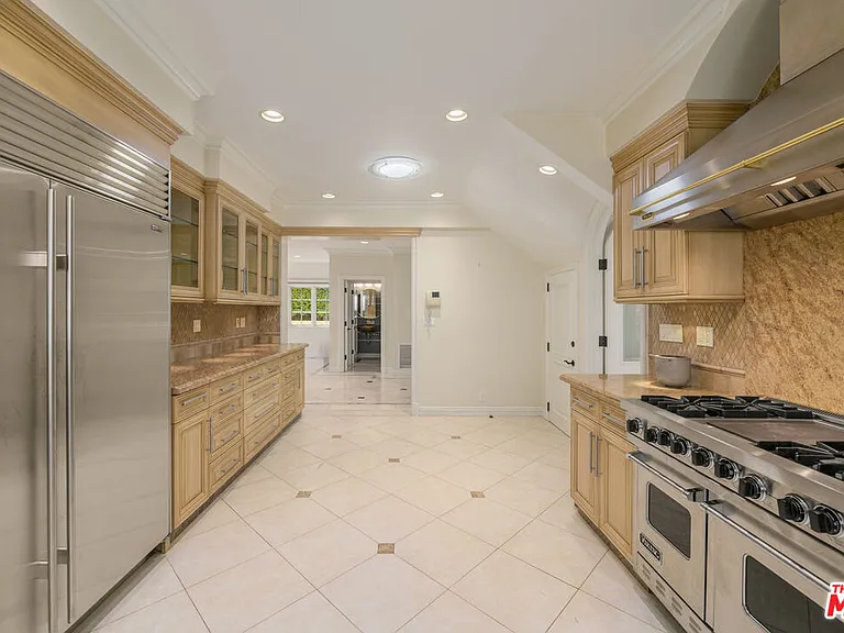 204 Foothill Rd — Photo 8