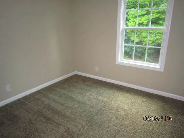 420 Zurich Ct — Photo 10