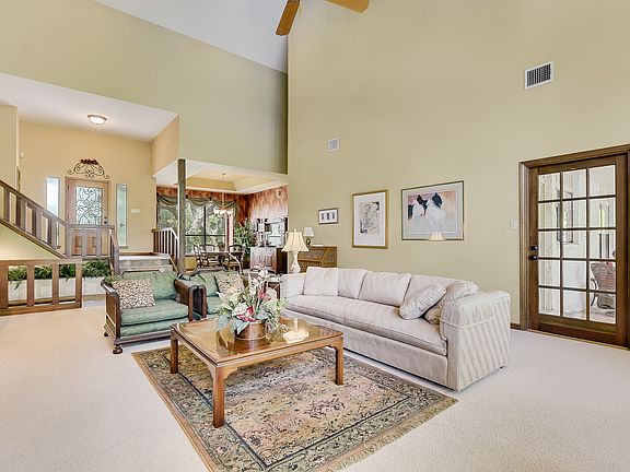 3rd image of 9536 Majestic Oak Cir
