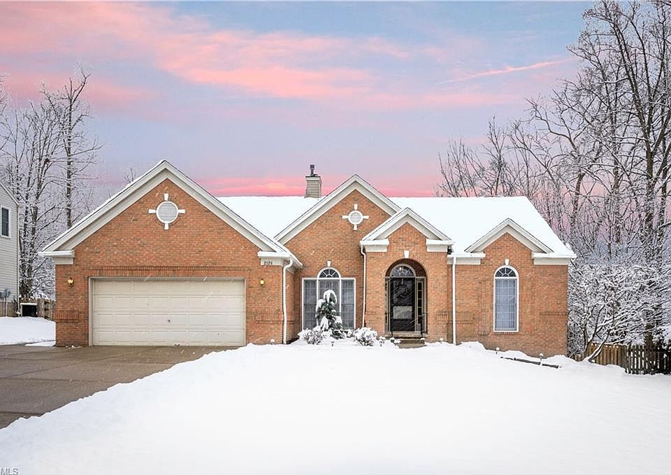 1st image of 2124 Demi Dr