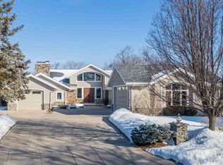 2508 Crestview Dr, Appleton, WI 54915