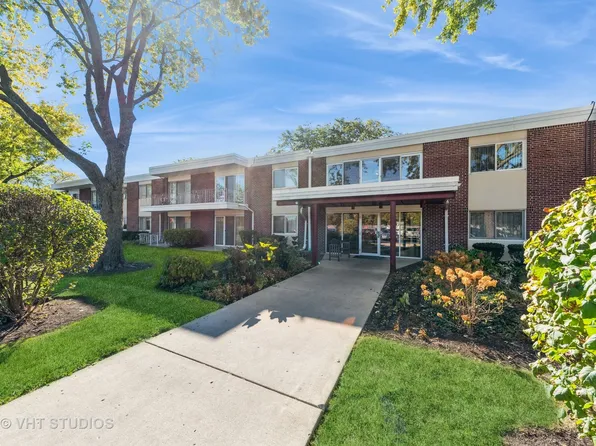 127 N Wolf Rd APT 62A, Wheeling, IL 60090