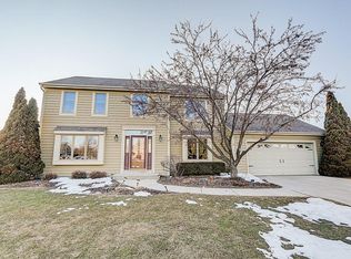 W170N4953 Linden Ln, Menomonee Falls, WI 53051
