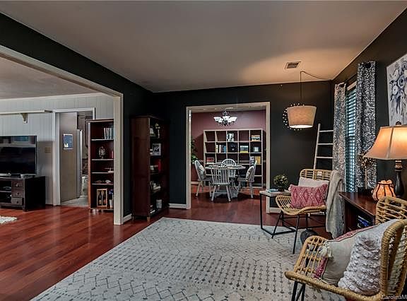 3rd image of 5322 Coronado Dr