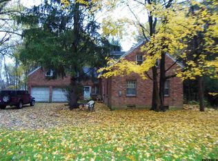 696 Lishakill Rd, Schenectady, NY 12309