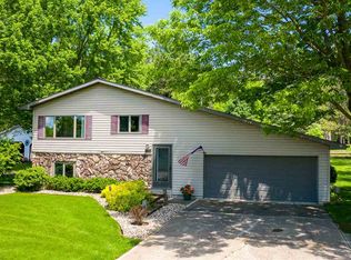 404 High St, Clintonville, WI 54929